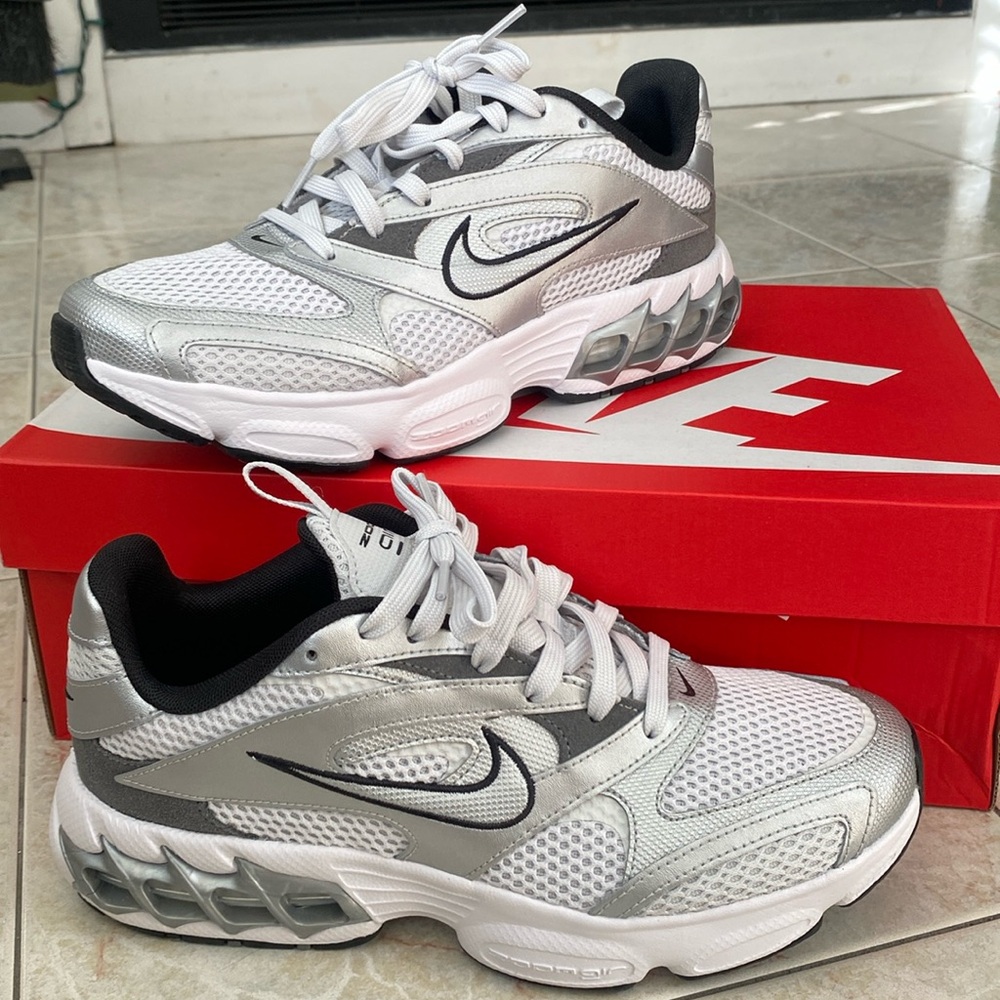 New Nike Women's Zoom Air Fire
Shoes - Photon Dust/ Metallic Silver